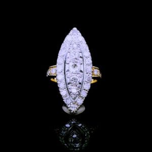 Spektakularny pierścionek z diamentami o masie ok. 1,66 ct – wyjątkowa kompozycja o ponadczasowym charakterze.