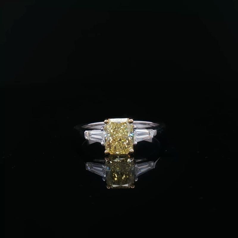 Fancy Vivid Yellow 1,50 ct – intensywność koloru zamknięta w perfekcyjnej formie