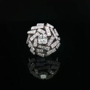 Pierścionek „Dandelion” z diamentem cushion 1,08 ct D/VVS2 – rzeźbiarska kompozycja 55 brylantów