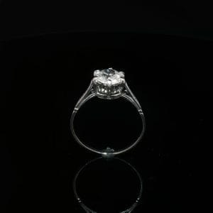 Pierścionek z diamentem 1,34 ct – dawne światło zamknięte w ponadczasowej formie