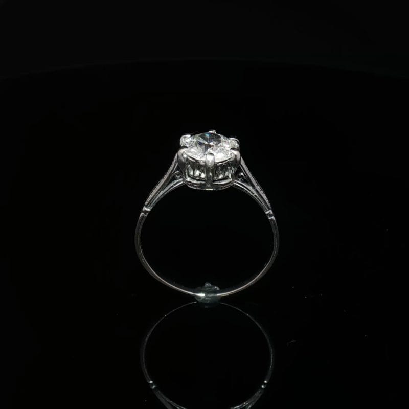 Pierścionek z diamentem 1,34 ct – dawne światło zamknięte w ponadczasowej formie
