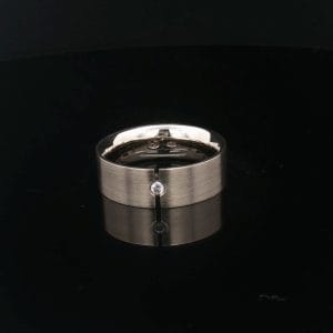 Atelier MJM — minimalistyczny pierścionek z diamentem z białego złota 14K