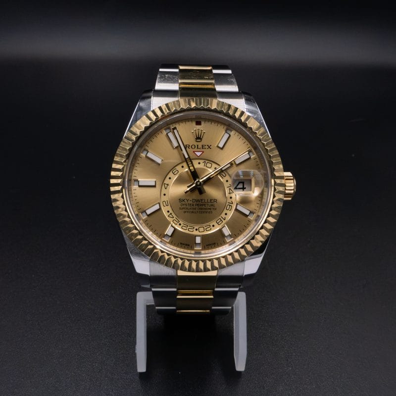 Rolex Sky-Dweller 42 mm Ref. 326933 – Yellow Rolesor (Oystersteel & 18K Yellow Gold) with Champagne Sunray Dial (Very Good Condition / Full Set)