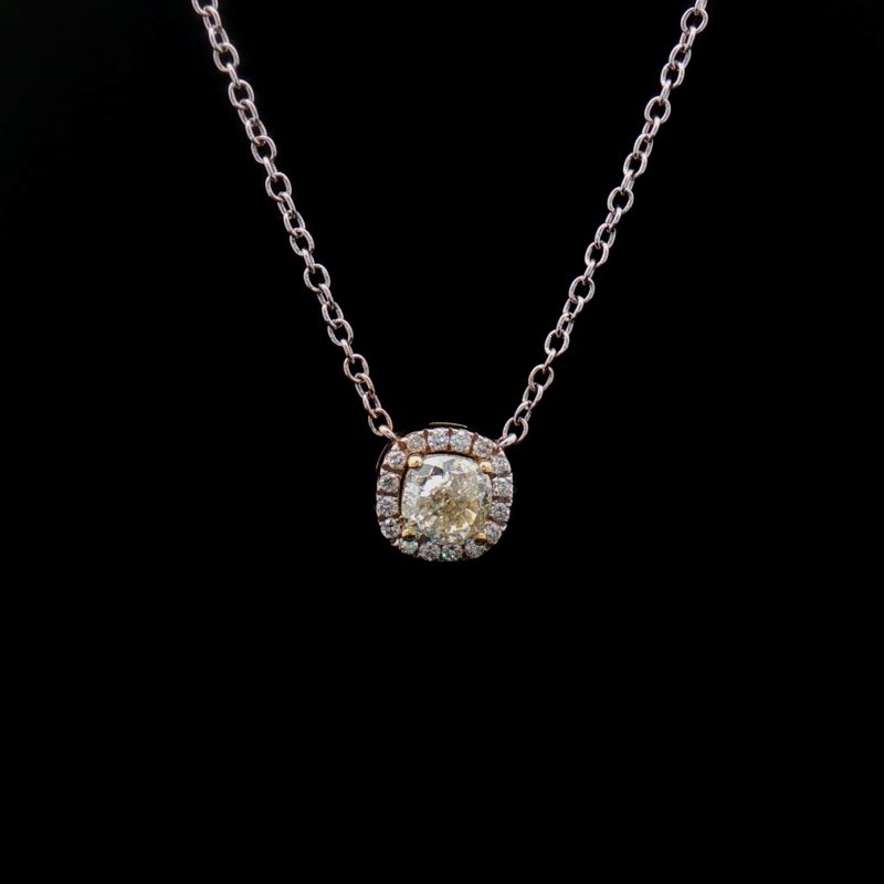 Wisior z białego złota 750 z diamentem Fancy Light Yellow 1,04 ct VVS w oprawie halo.