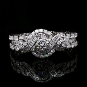 Monumental platinum bracelet with 182 diamonds totalling approx. 17.23 ct and a central 2.10 ct brilliant-cut diamond