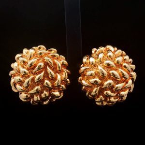 Spectacular Italian Chimento earrings from the 1980s in 18K yellow gold, with clip fastening and post.